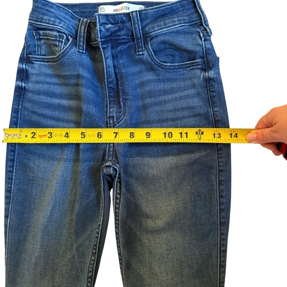 Hollister| Women’s High-Rise Ripped Blue Wash Flare Jeans- Size w23 short - Picture 10 of 11